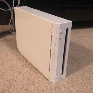 Nintendo Wii console & sensor bar